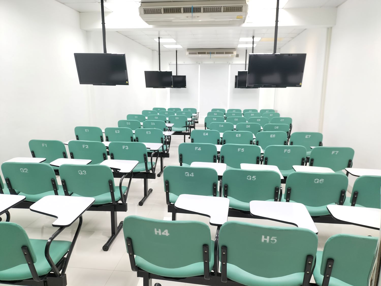 มีพื้นที่แบ่งให้เช่า (ติดถนนสุขุมวิท) ใกล้ บริษัท ไออาร์พีซี จ.ระยอง /สถานที่สวย